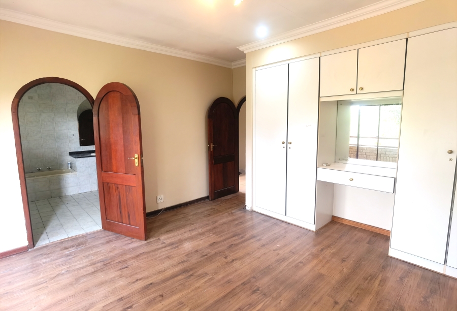 5 Bedroom Property for Sale in Heuweloord Gauteng