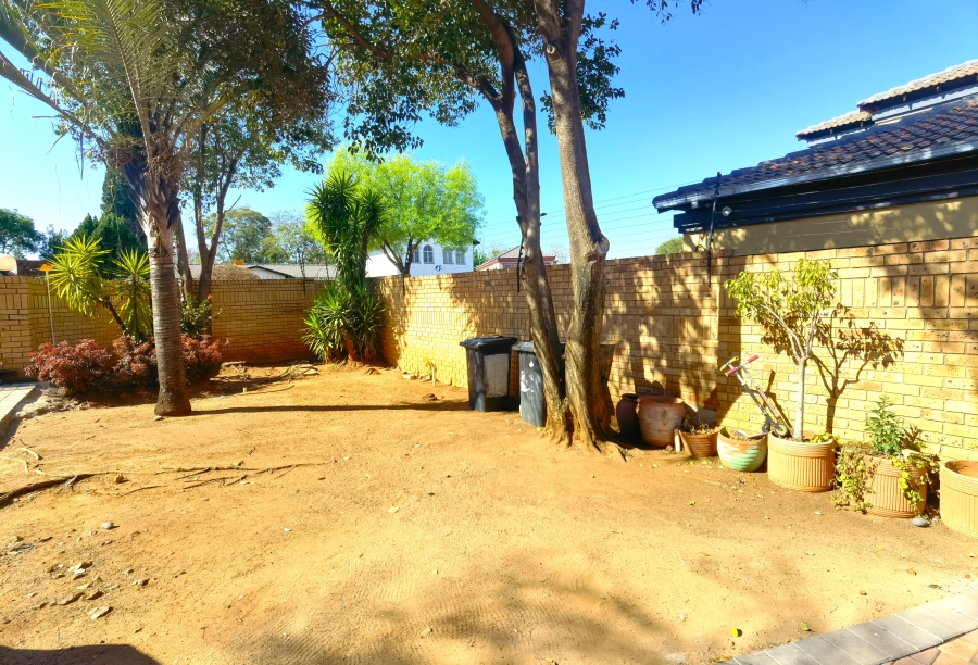 To Let 5 Bedroom Property for Rent in Heuweloord Gauteng