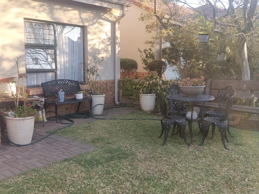 3 Bedroom Property for Sale in The Retreat Gauteng