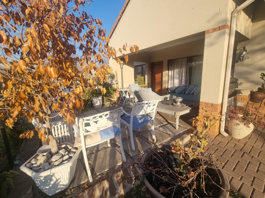 3 Bedroom Property for Sale in The Retreat Gauteng