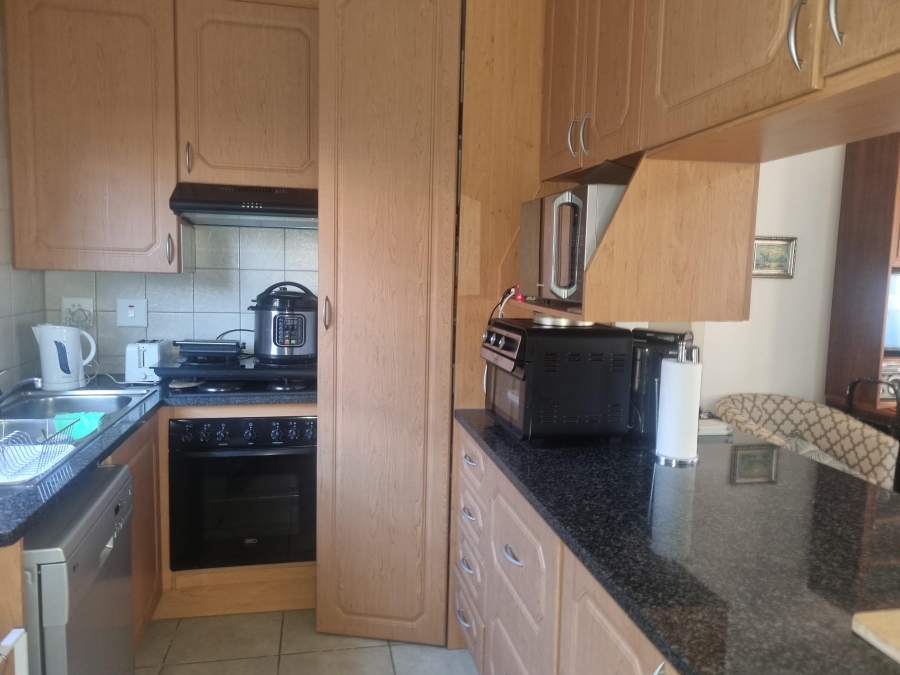 3 Bedroom Property for Sale in The Retreat Gauteng