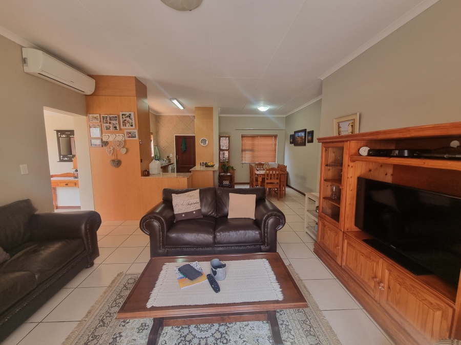 2 Bedroom Property for Sale in The Retreat Gauteng