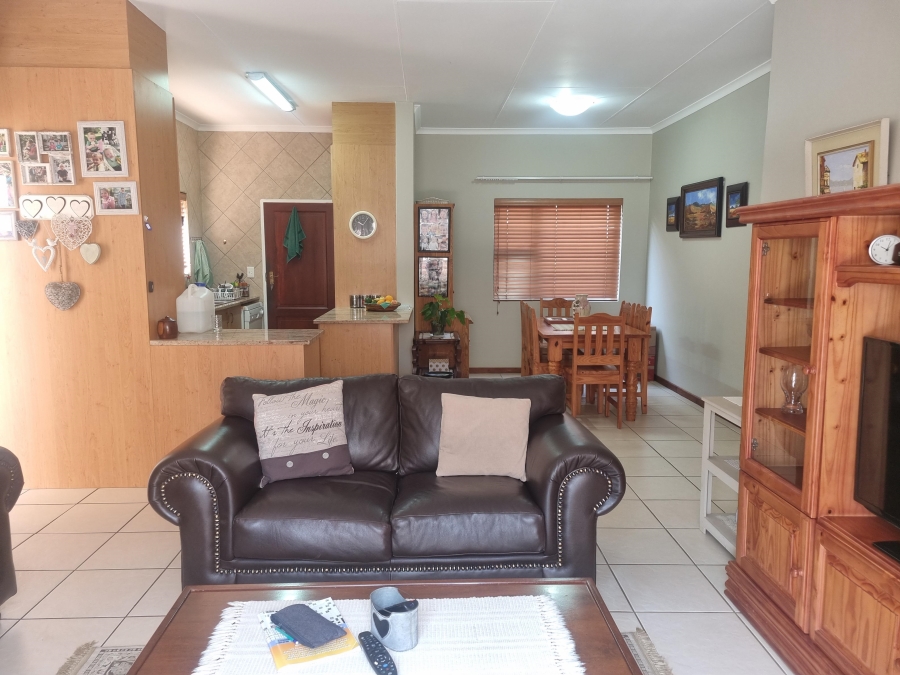 2 Bedroom Property for Sale in The Retreat Gauteng