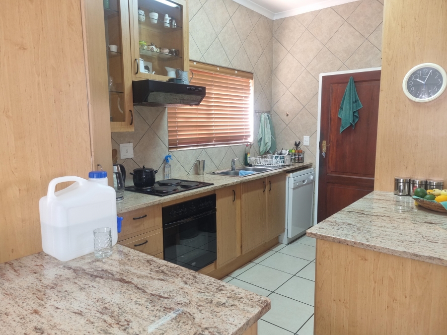 2 Bedroom Property for Sale in The Retreat Gauteng