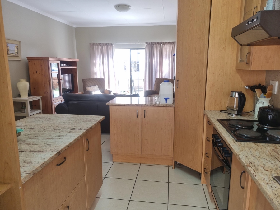 2 Bedroom Property for Sale in The Retreat Gauteng