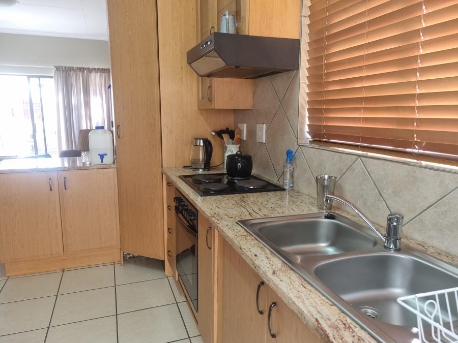 2 Bedroom Property for Sale in The Retreat Gauteng