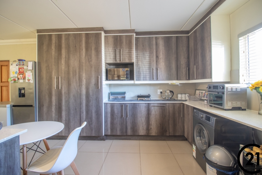 3 Bedroom Property for Sale in Morehill Gauteng