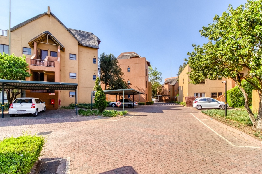 2 Bedroom Property for Sale in Lonehill Gauteng