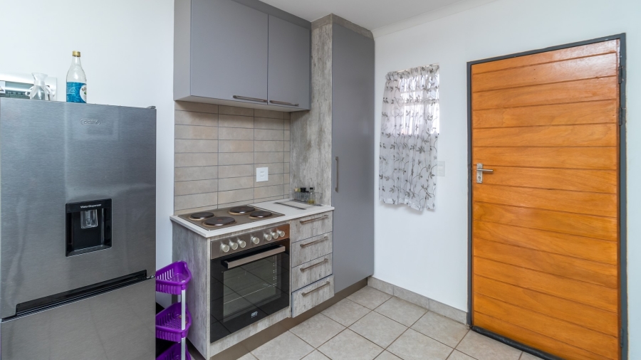 2 Bedroom Property for Sale in Noordwyk Gauteng