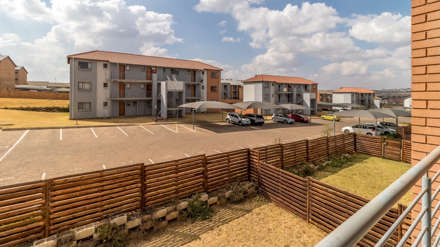 2 Bedroom Property for Sale in Noordwyk Gauteng