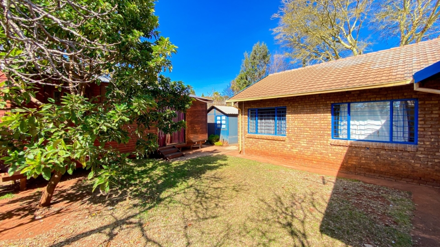 6 Bedroom Property for Sale in Dorandia Gauteng