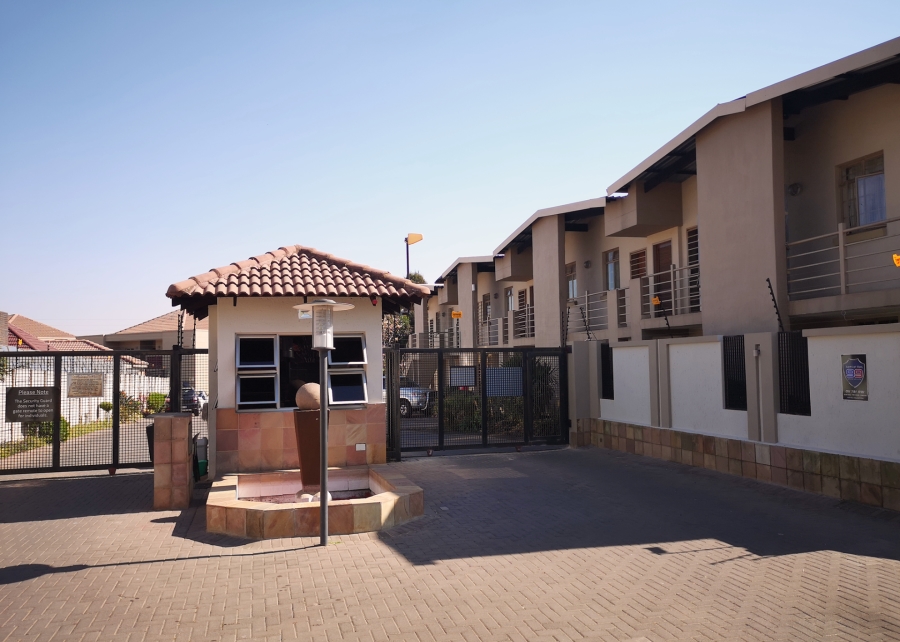 2 Bedroom Property for Sale in Gresswold Gauteng