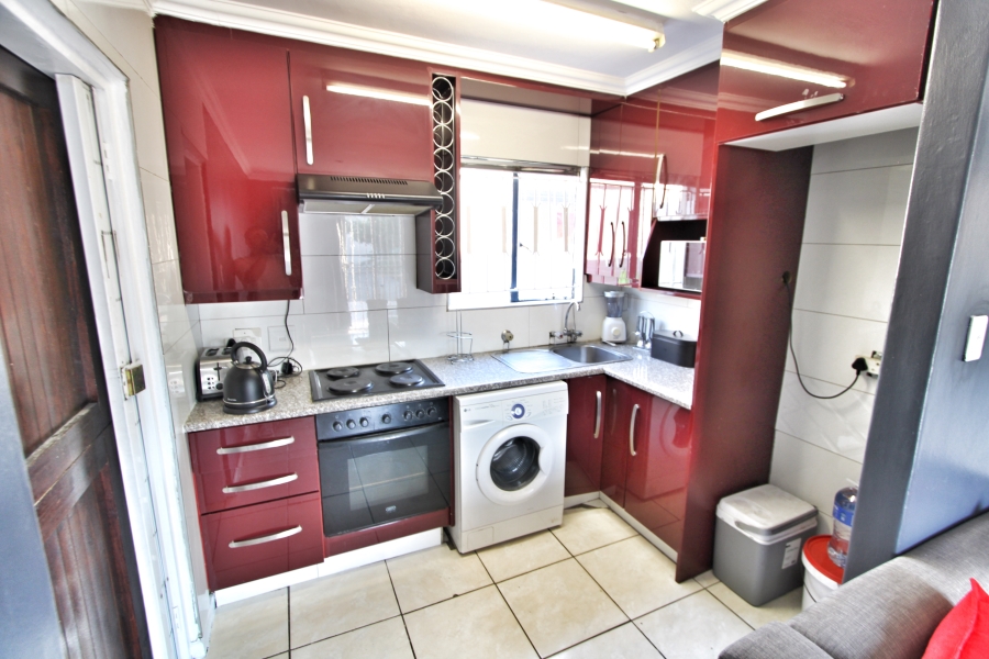 2 Bedroom Property for Sale in Noordwyk Gauteng