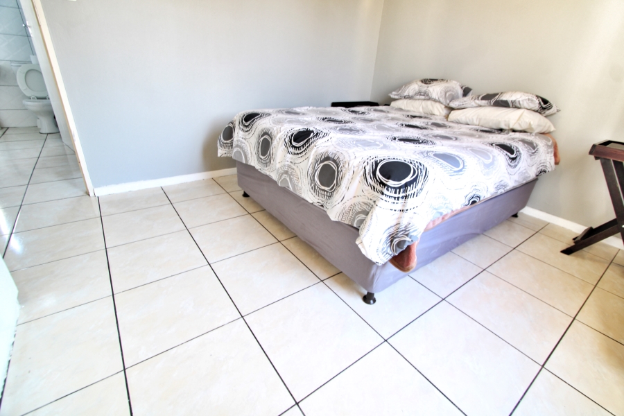 2 Bedroom Property for Sale in Noordwyk Gauteng