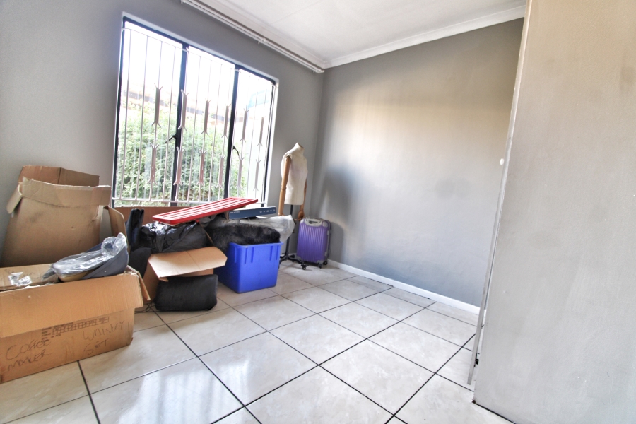 2 Bedroom Property for Sale in Noordwyk Gauteng