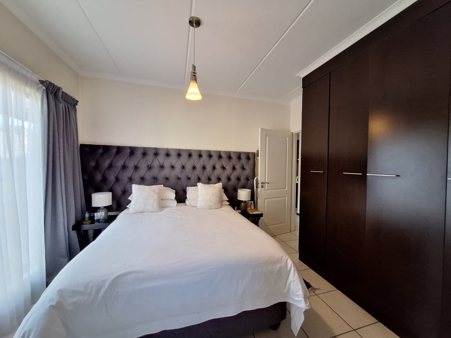 2 Bedroom Property for Sale in Noordwyk Gauteng