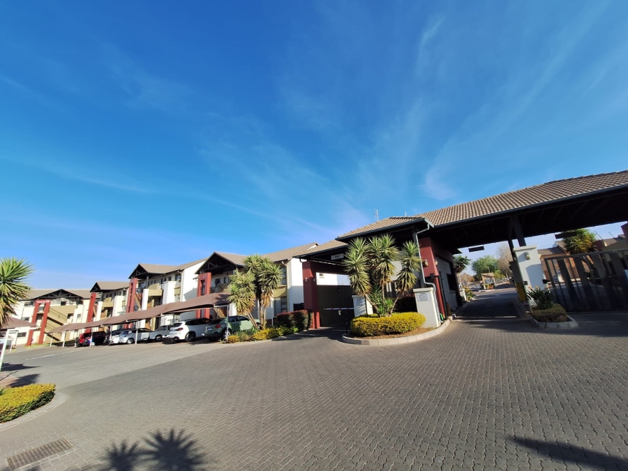 2 Bedroom Property for Sale in Noordwyk Gauteng