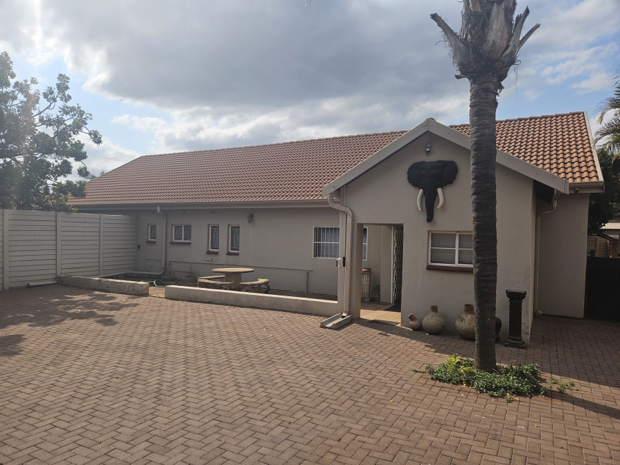 5 Bedroom Property for Sale in Annlin Gauteng