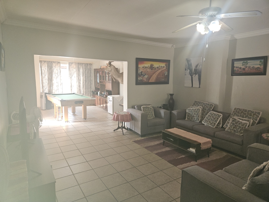 5 Bedroom Property for Sale in Annlin Gauteng