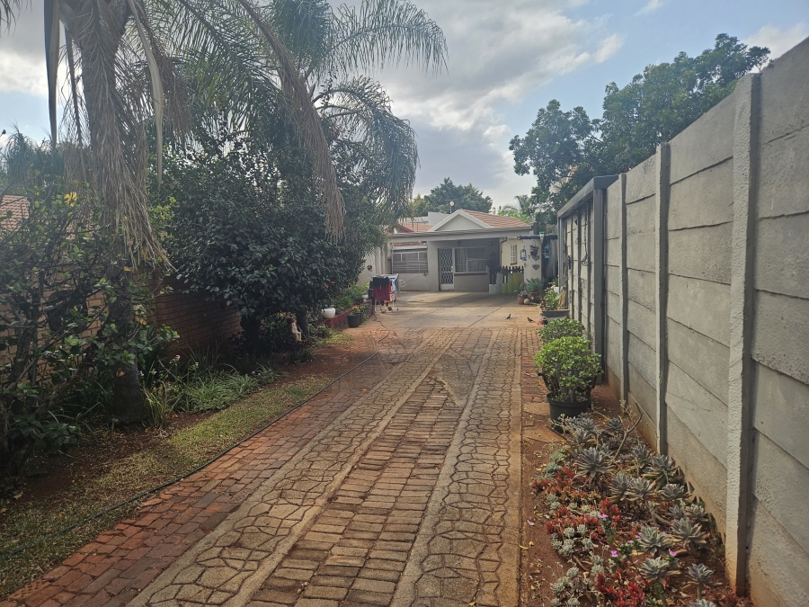 5 Bedroom Property for Sale in Annlin Gauteng