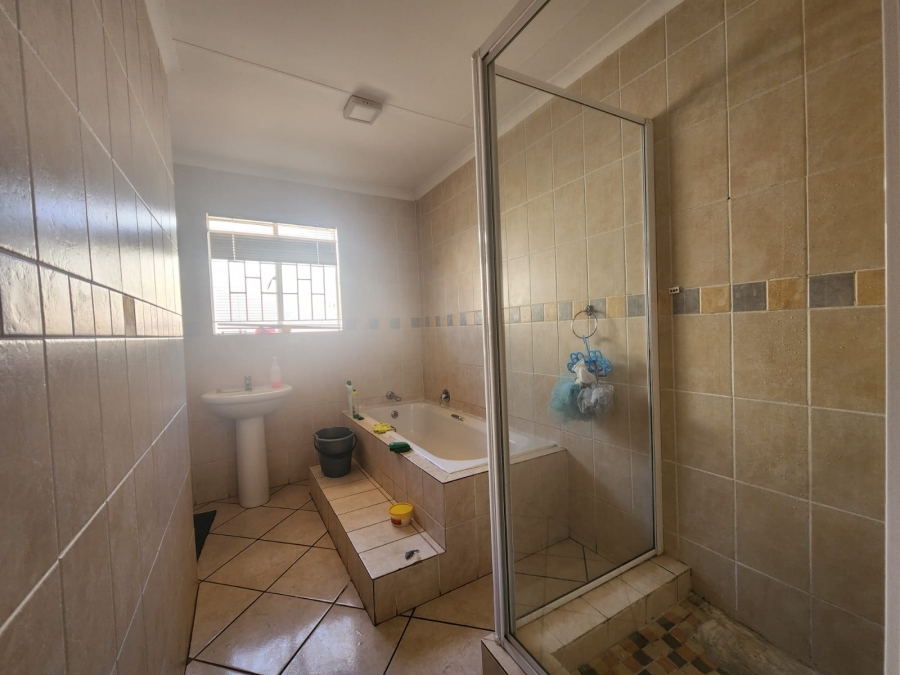 3 Bedroom Property for Sale in Rothdene Gauteng