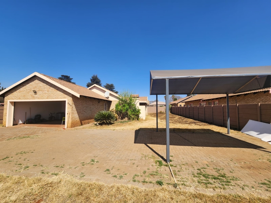 3 Bedroom Property for Sale in Rothdene Gauteng