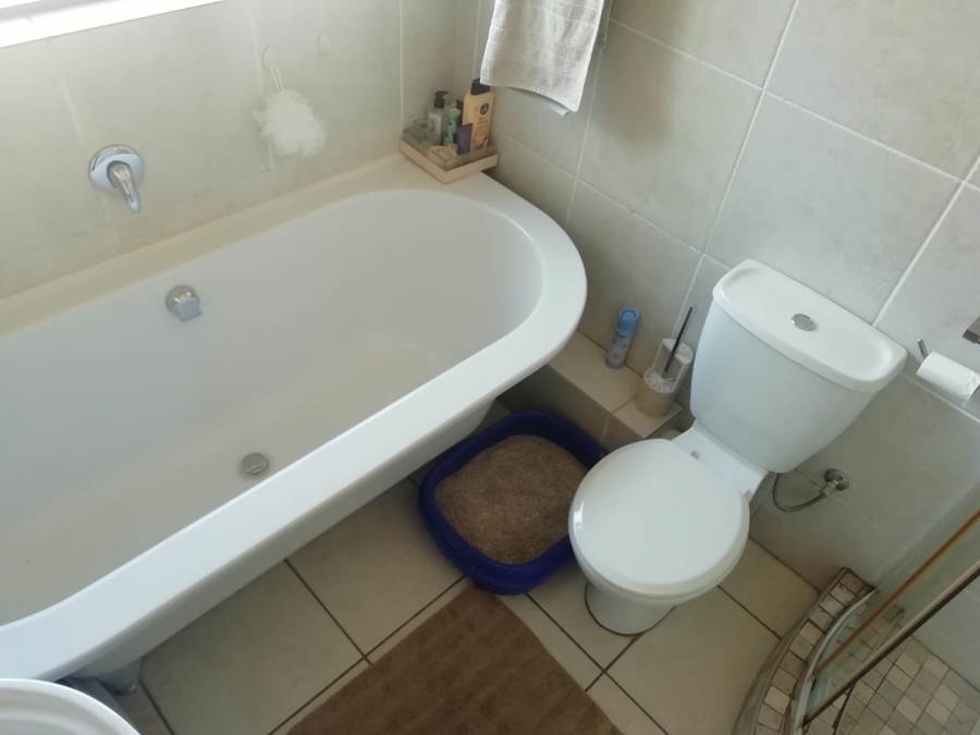 2 Bedroom Property for Sale in Glenvista Gauteng