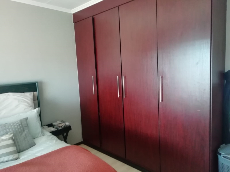 2 Bedroom Property for Sale in Glenvista Gauteng