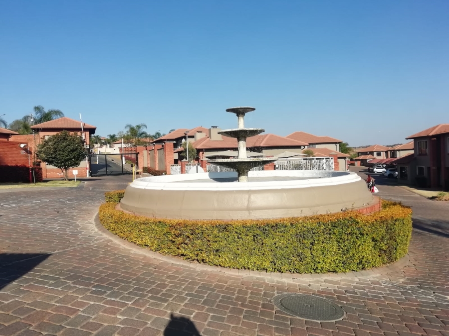 2 Bedroom Property for Sale in Glenvista Gauteng