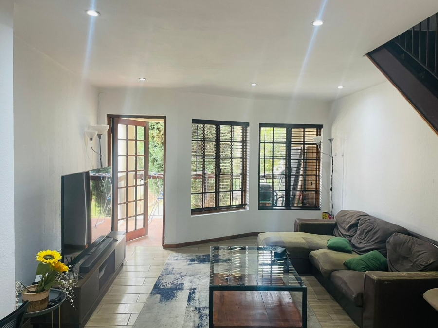 2 Bedroom Property for Sale in Morningside Manor Gauteng