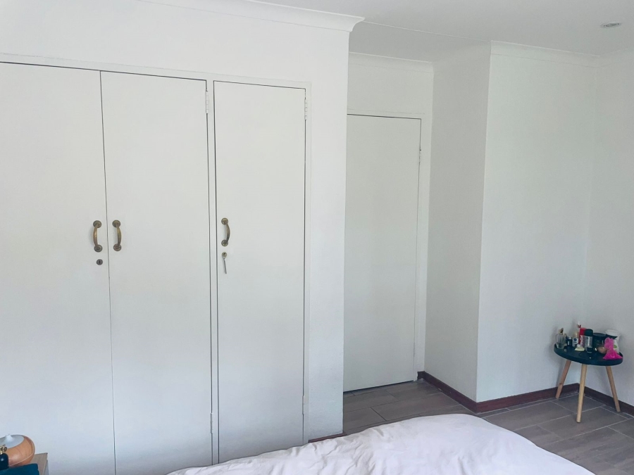 2 Bedroom Property for Sale in Morningside Manor Gauteng