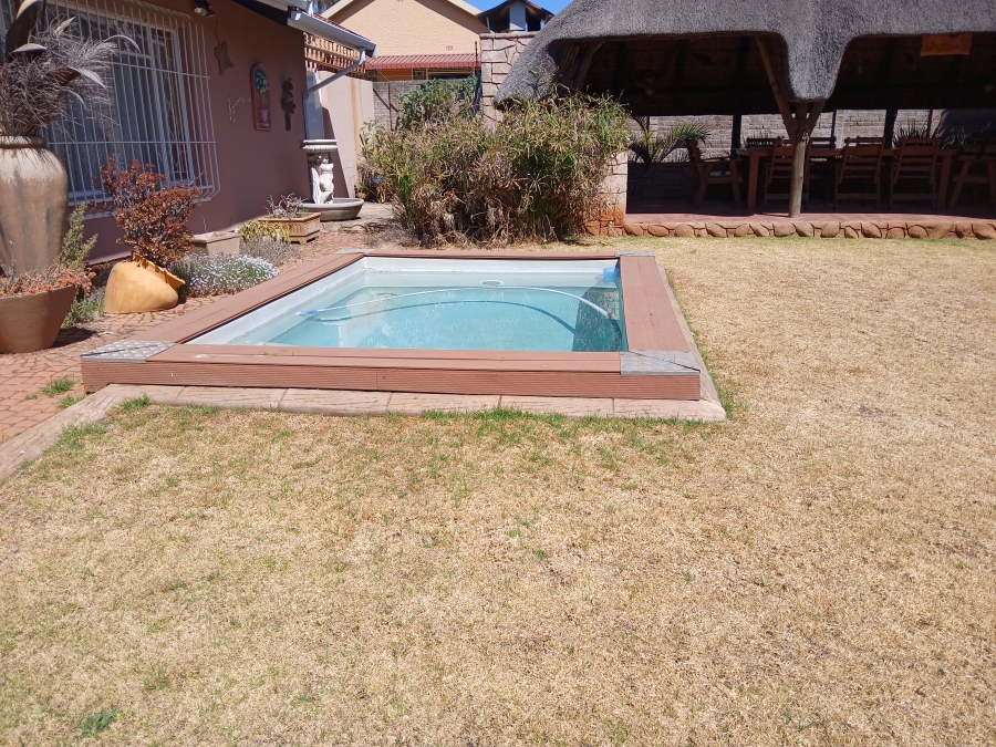 3 Bedroom Property for Sale in Edenvale Central Gauteng