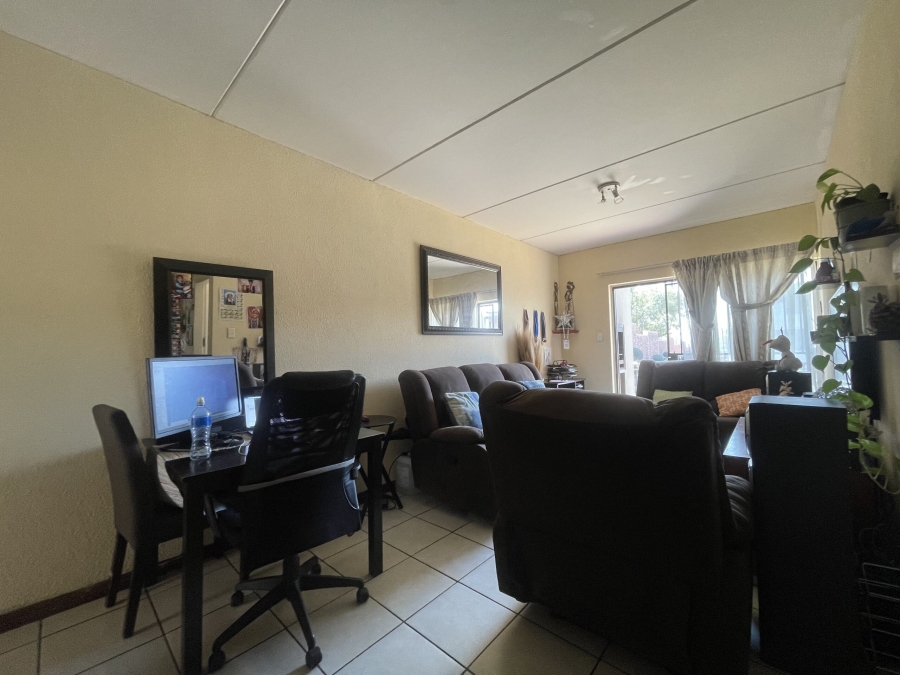 2 Bedroom Property for Sale in Bloubosrand Gauteng