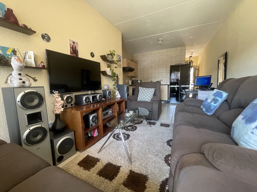 2 Bedroom Property for Sale in Bloubosrand Gauteng