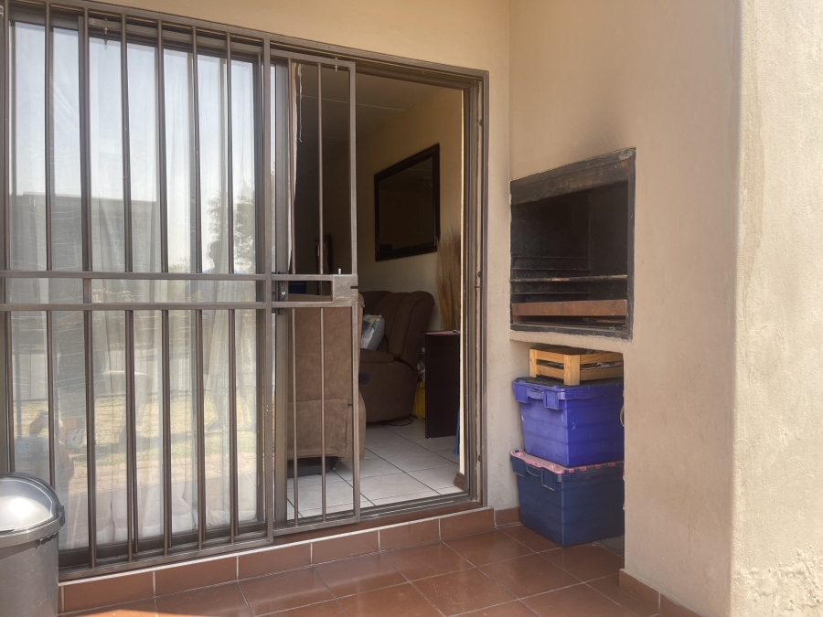 2 Bedroom Property for Sale in Bloubosrand Gauteng