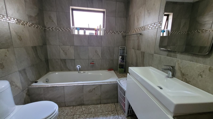 To Let 3 Bedroom Property for Rent in Montana Gauteng