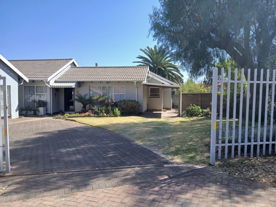 5 Bedroom Property for Sale in Dalpark Ext 1 Gauteng