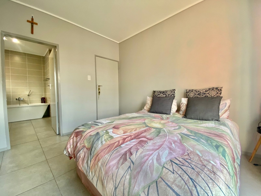 To Let 3 Bedroom Property for Rent in Amberfield Gauteng