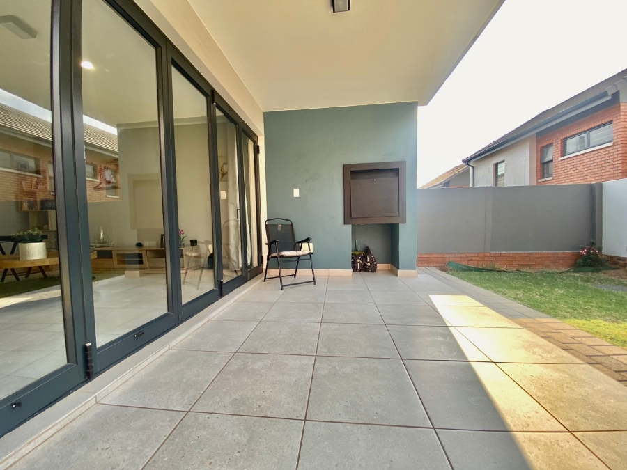 To Let 3 Bedroom Property for Rent in Amberfield Gauteng