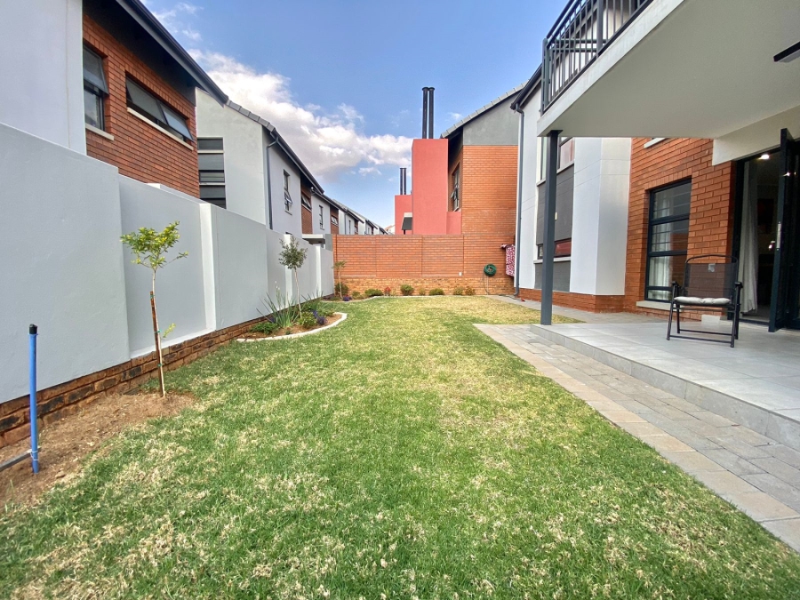 To Let 3 Bedroom Property for Rent in Amberfield Gauteng