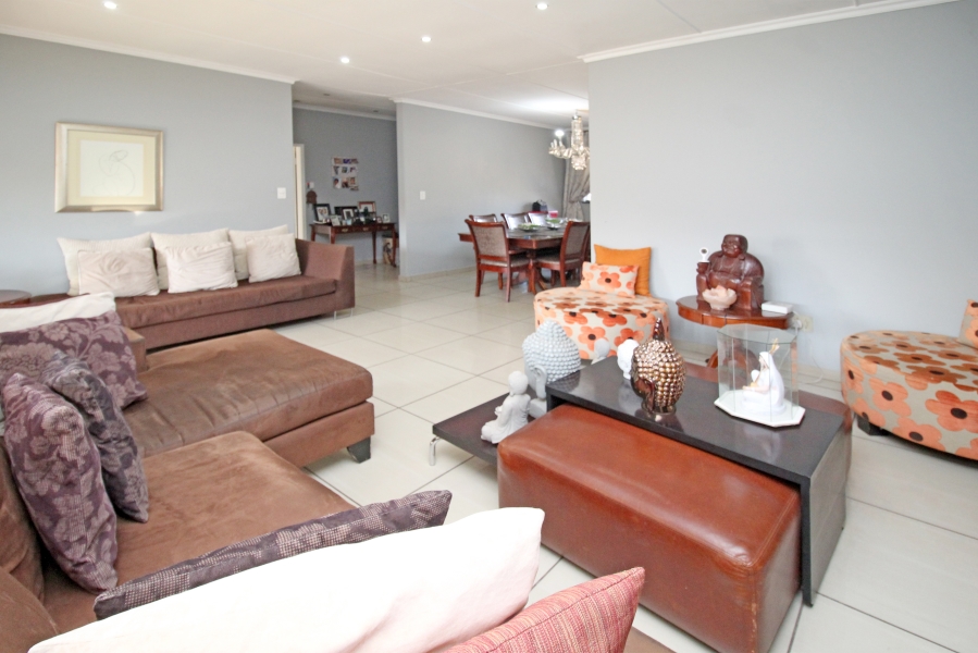 4 Bedroom Property for Sale in Kew Gauteng