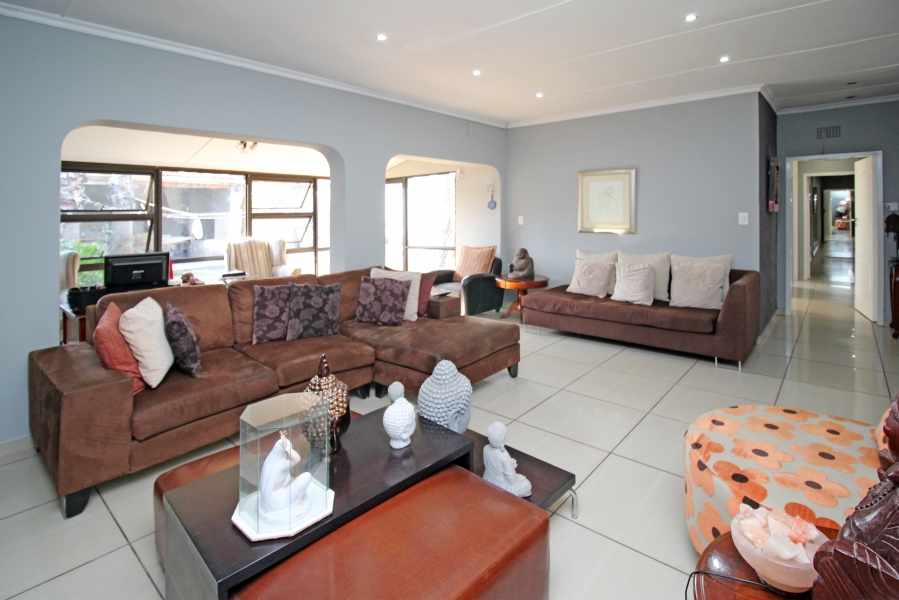 4 Bedroom Property for Sale in Kew Gauteng