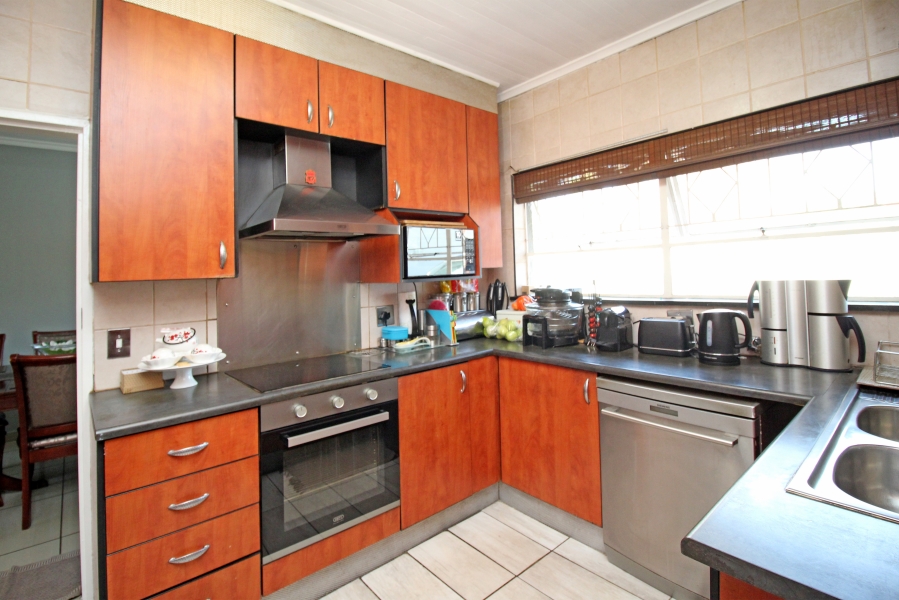 4 Bedroom Property for Sale in Kew Gauteng