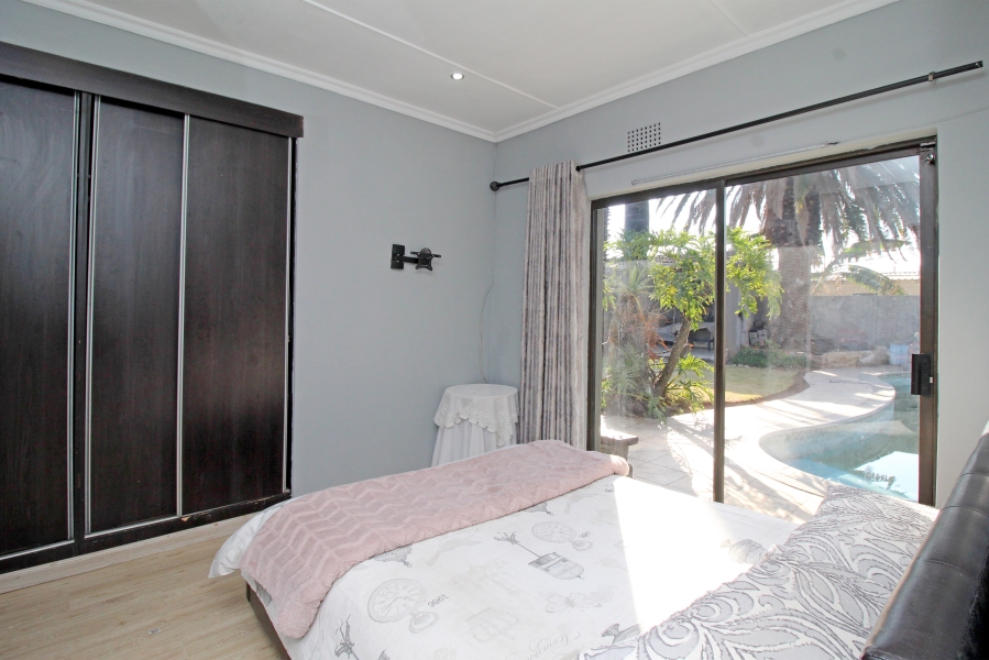 4 Bedroom Property for Sale in Kew Gauteng