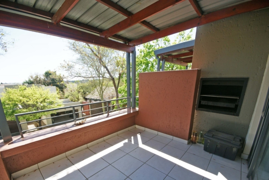 2 Bedroom Property for Sale in Bryanston Gauteng