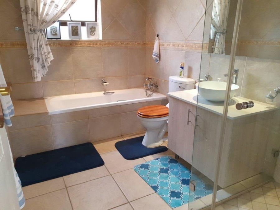 3 Bedroom Property for Sale in The Wilds Gauteng