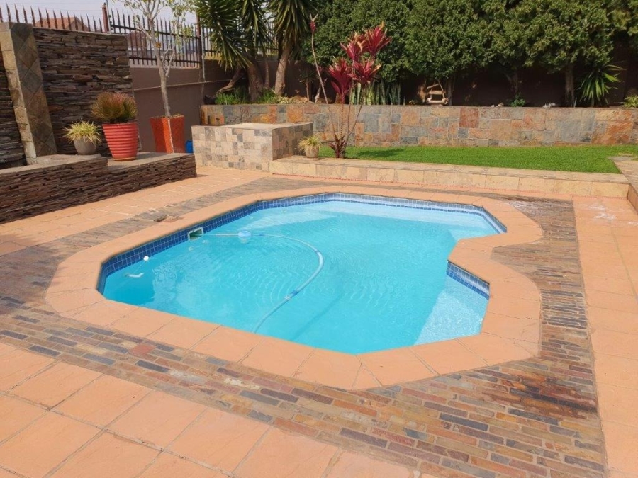 3 Bedroom Property for Sale in The Wilds Gauteng