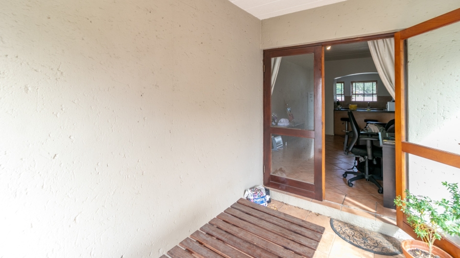 1 Bedroom Property for Sale in Waverley Gauteng