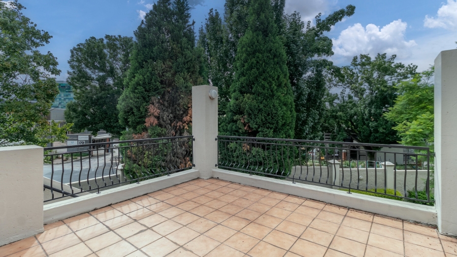 1 Bedroom Property for Sale in Waverley Gauteng