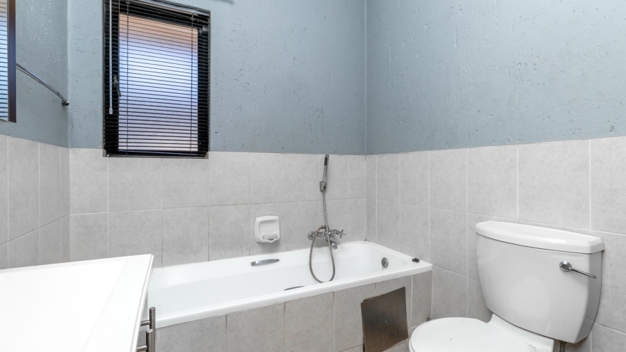 1 Bedroom Property for Sale in Ferndale Gauteng